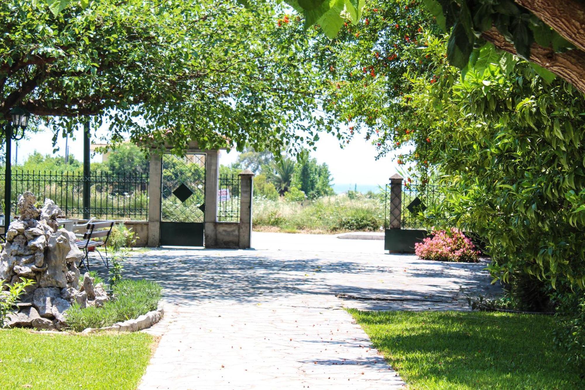 Xristina Studios Vassiliki Esterno foto